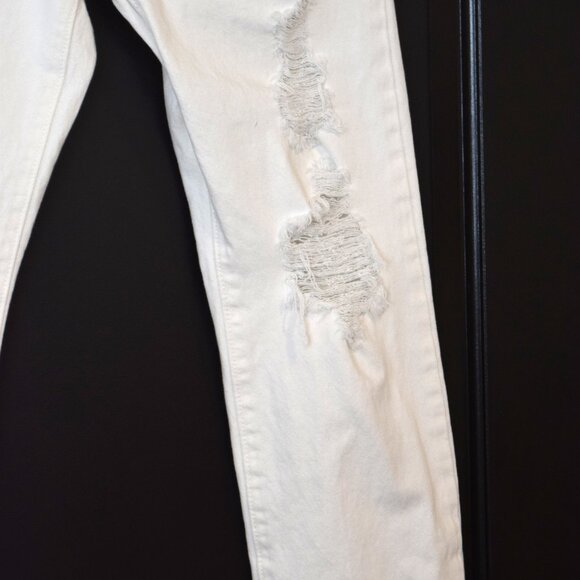 White Levi's 501's w/a‎ button fly 29x30 - Picture 2 of 13